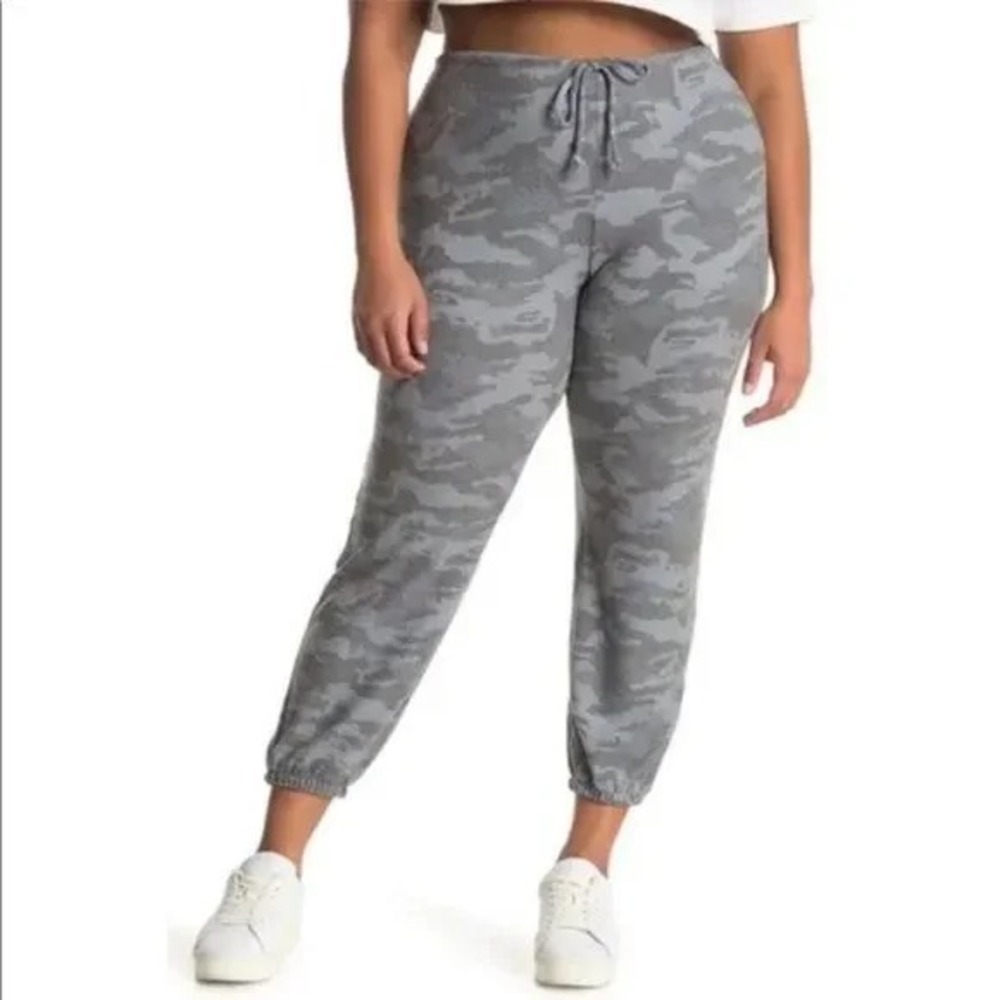 New $97 Chaser Camo Women's Medium Blue Gray Brushed Knit Cropped Sweatpants